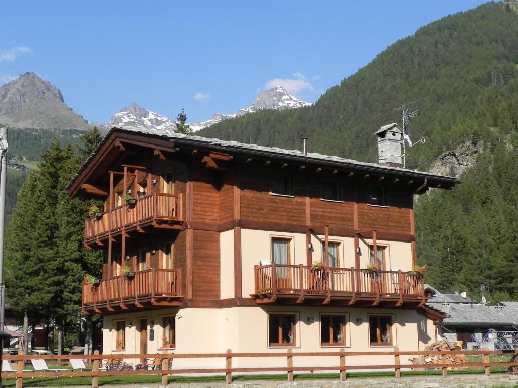 Villa Americana Chambres D'Hotes Champoluc Eksteriør bilde
