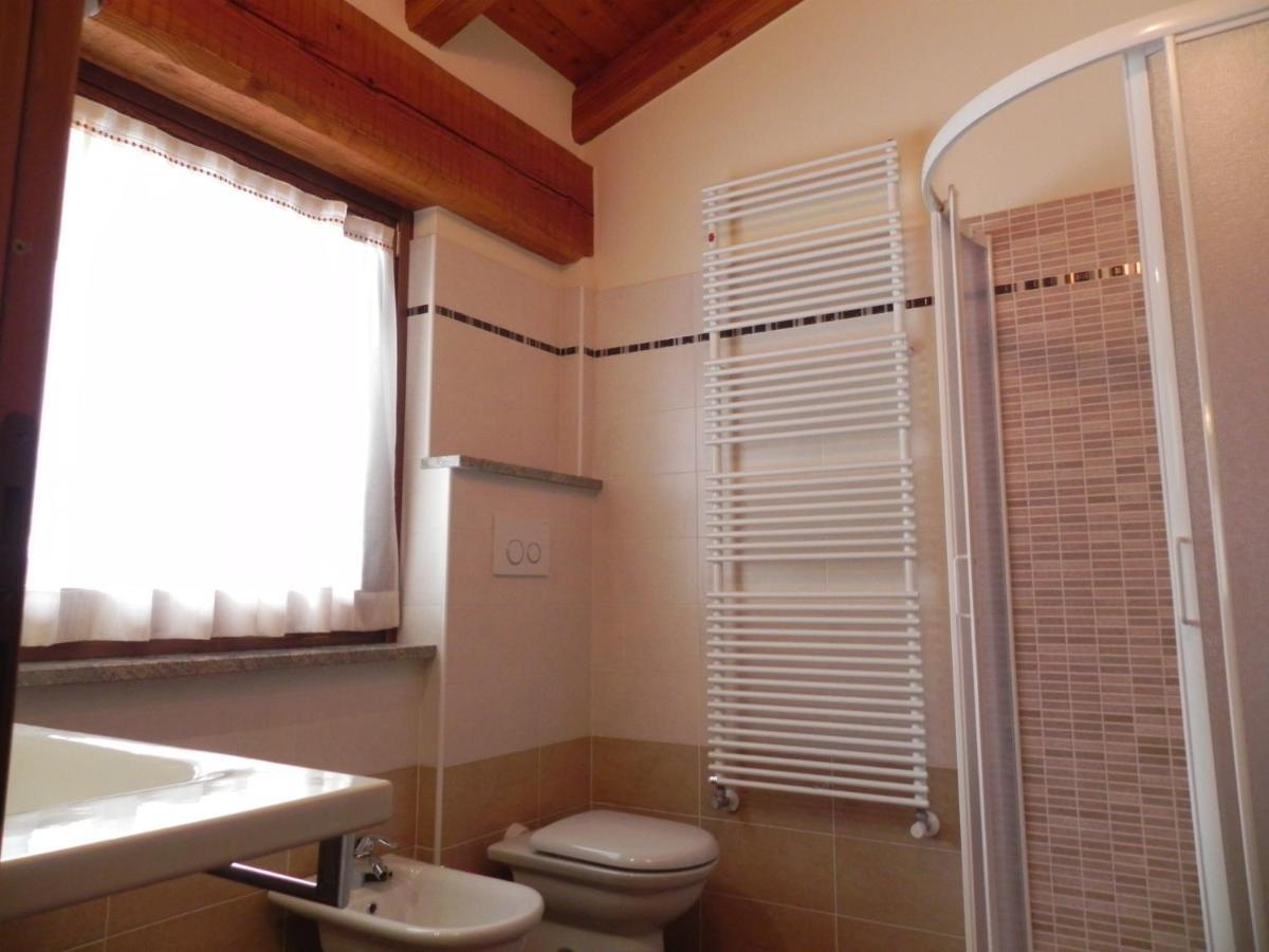 Villa Americana Chambres D'Hotes Champoluc Rom bilde